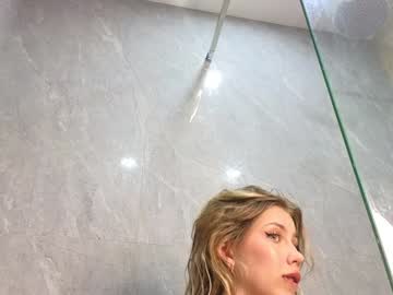 girl
        rainauge cam image #5160576