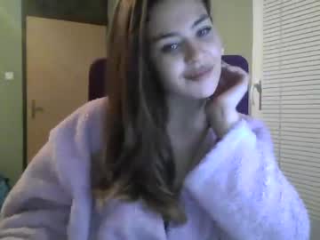 couple
        kyliearcher cam image #742723