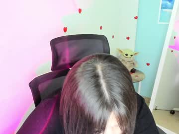 girl
        jennie_berry cam image #4904013