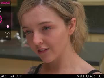 girl
        lucydelovely cam image #1899176
