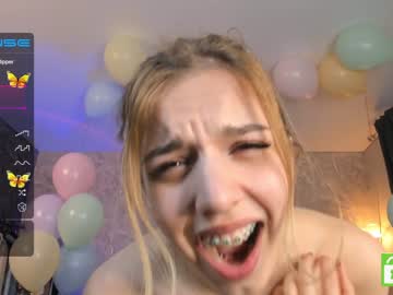 girl
        bettybarnett cam image #1131707