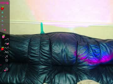 girl
        cristal_moli cam image #885475