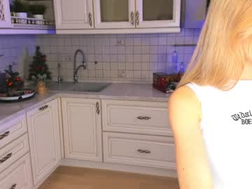 girl
        roseholloway cam image #3050436