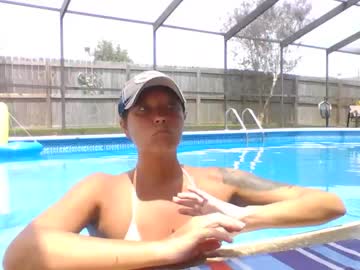 girl
        nellebeachgirl cam image #2258774