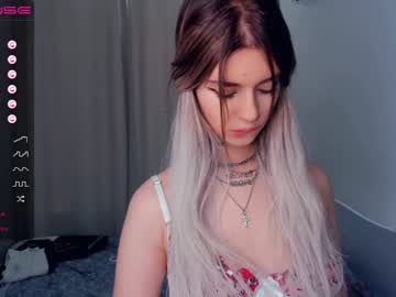 girl
        elfas_cute cam image #1968344