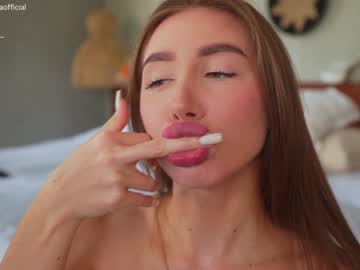 girl
        emilia98xxx cam image #2461813