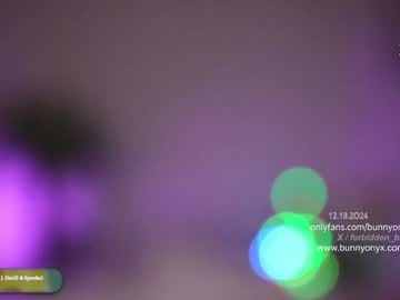 girl
        bunnyonyx cam image #5725957