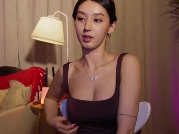 girl
        sarasuo cam image #6201712