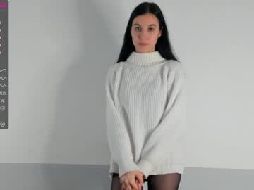 girl
        sixkiks cam image #1192684