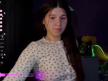 girl
        bellaelya cam image #6560077