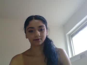 girl
        dreamymermaid cam image #1751769