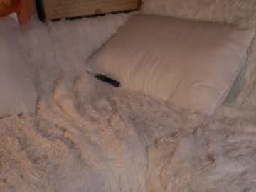 girl
        owlluree cam image #2750944