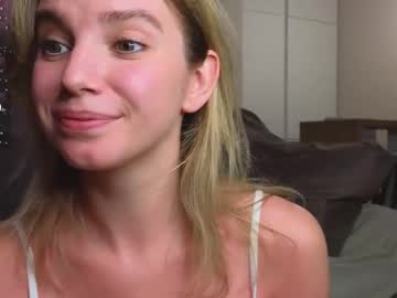 girl
        selfish_ashley cam image #4398895