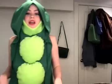 girl
        littlesugarpea cam image #1176683