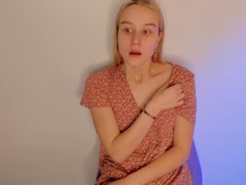 girl
        melinaestes cam image #1099065