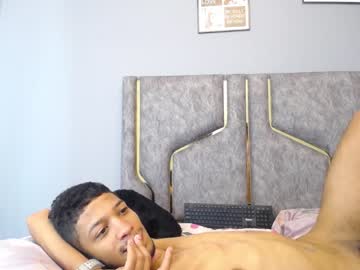 couple
        charlieytracy cam image #771119