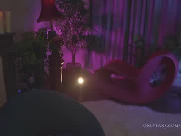 girl
        lucieoude_ cam image #343759