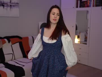 girl
        _blackbee_ cam image #6744880