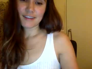 girl
        ericarae91 cam image #199259