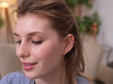 girl
        refined_style cam image #5951861