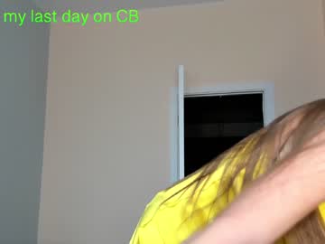 girl
        coy_amina_ cam image #784651