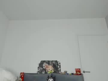 girl
        jenie_fire cam image #6195162