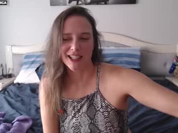 girl
        bluexstacey cam image #6622041
