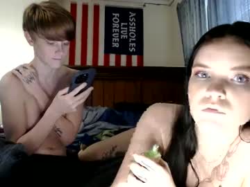 couple
        trixieloxs cam image #3614675
