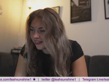 girl
        leahsunshine cam image #1011654