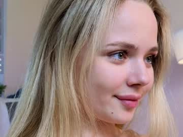 girl
        molly__meow cam image #5410920