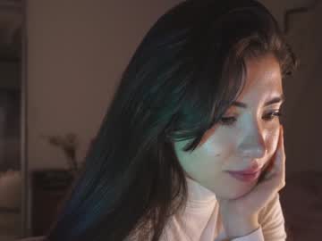 girl
        soifiee cam image #1894975