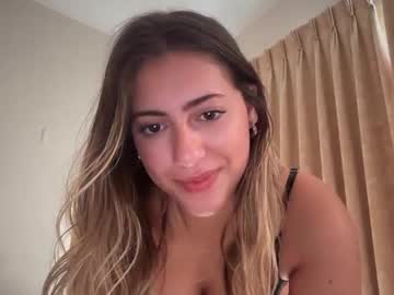 girl
        sieena cam image #6706290