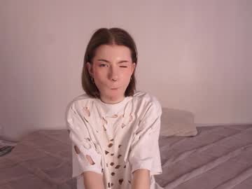 girl
        daisycompston cam image #6086325