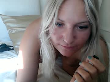 girl
        maee23 cam image #1730282