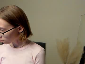 girl
        jodychurchwell cam image #4204462