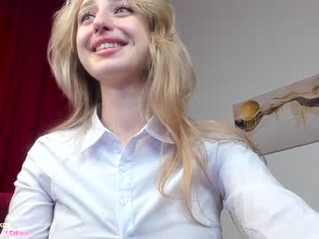 girl
        lexa_coy cam image #1673238