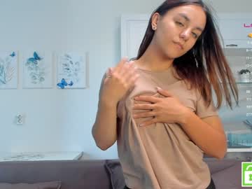 girl
        karalyons cam image #2046750