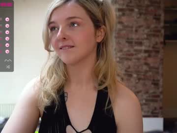 girl
        lucydelovely cam image #2069270
