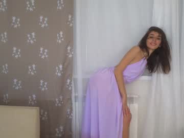 girl
        irenetod cam image #2696759