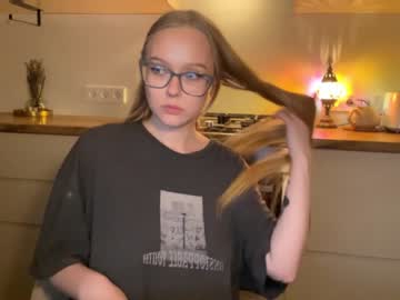 couple
        babyytonight cam image #3879909
