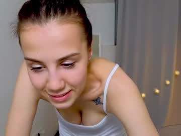 girl
        sofia_me cam image #1425896