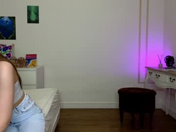 girl
        fannydowlen cam image #4355249