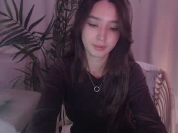 girl
        sarasuo cam image #2408086