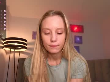 girl
        callme_star cam image #2446003