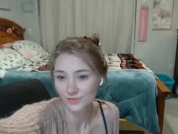 girl
        katynowhere cam image #6185584