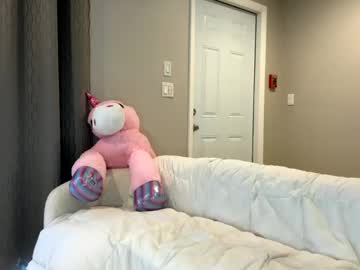 girl
        dreamy_gabriella01 cam image #5622943