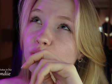 girl
        bestblondiiecb cam image #993123