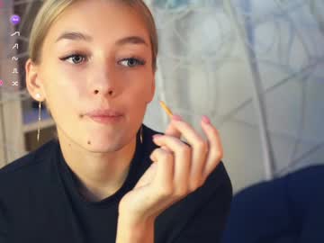 girl
        moiragrise cam image #5725005