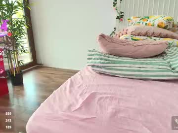girl
        _parishill cam image #6895204