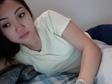 girl
        london_tipton cam image #2757569
